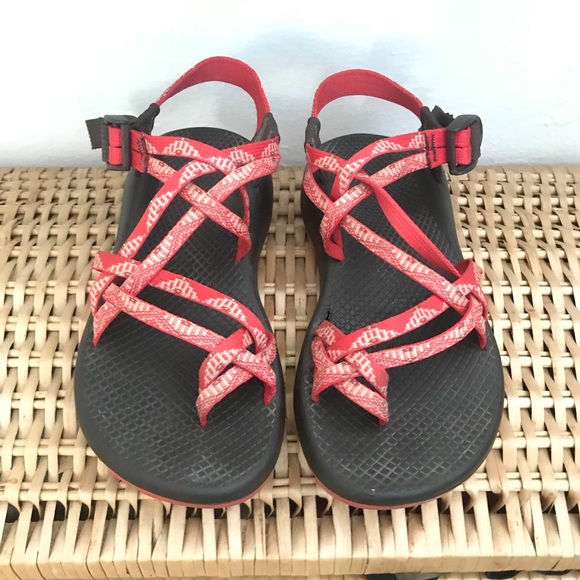 Chaco Bright Red And Brown Tribal Summer Sandals 7 - Picture 2 of 7
